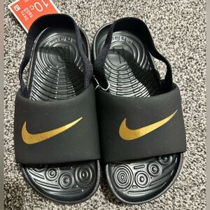 NWT Nike Kids Black and Gold Sandals